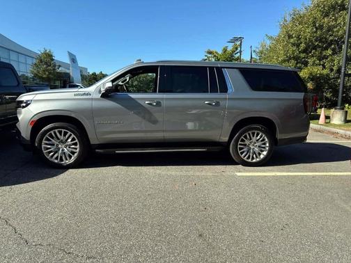 2023 Chevrolet Suburban High Country