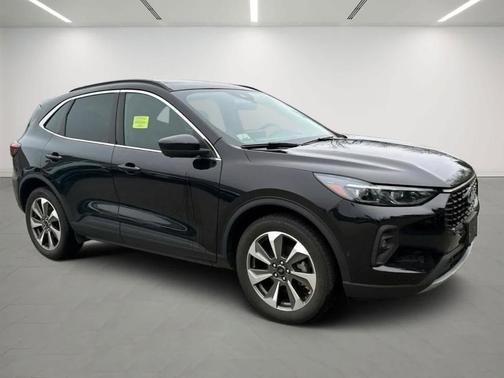 Agate Black Metallic 2024 Ford Escape Platinum