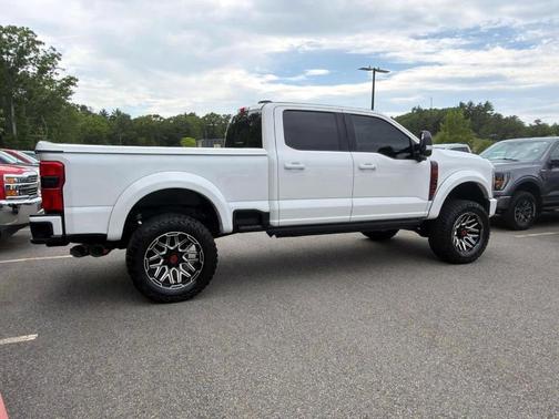 Star White 2024 Ford F-250 Lariat
