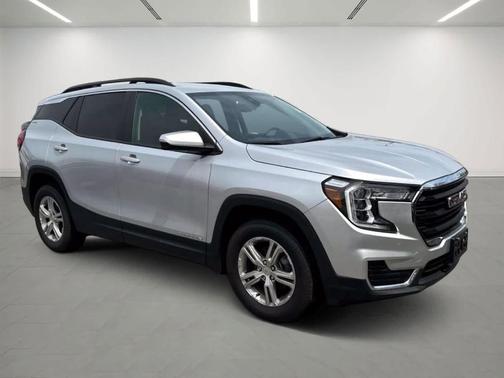 Quicksilver Metallic 2022 GMC Terrain SLE