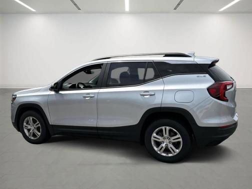 Quicksilver Metallic 2022 GMC Terrain SLE