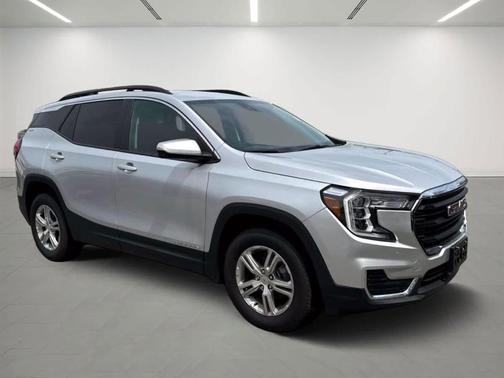 Quicksilver Metallic 2022 GMC Terrain SLE