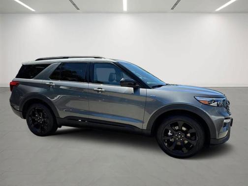 2024 Ford Explorer ST-Line