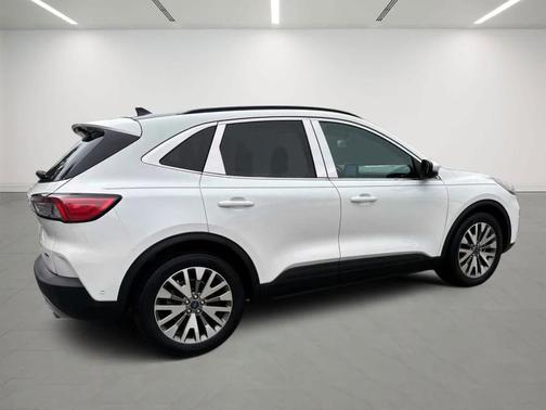 2020 Ford Escape Titanium Hybrid