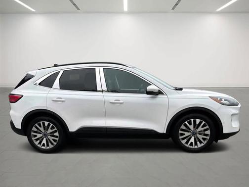 2020 Ford Escape Titanium Hybrid