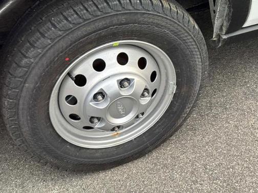 2025 Ford Transit-250 148 WB Medium Roof Cargo