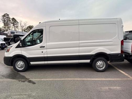 2025 Ford Transit-250 148 WB Medium Roof Cargo
