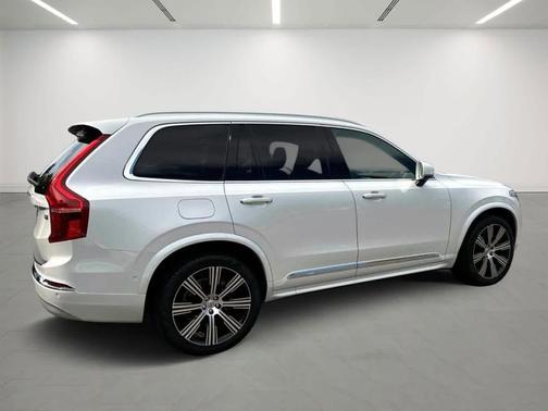 2022 Volvo XC90 T6 Inscription 7 Passenger