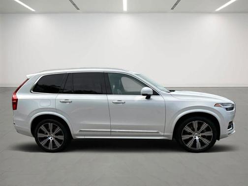2022 Volvo XC90 T6 Inscription 7 Passenger