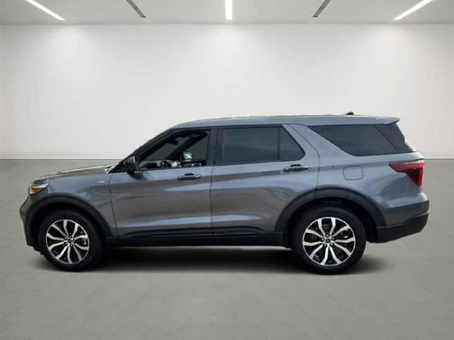 Carbonized Gray Metallic 2022 Ford Explorer ST-Line