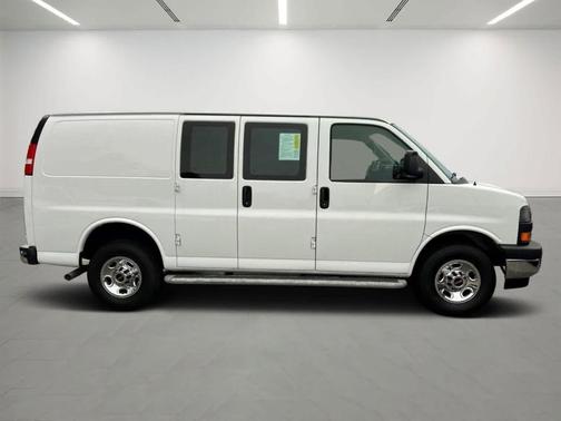 2023 GMC Savana 2500 Work Van