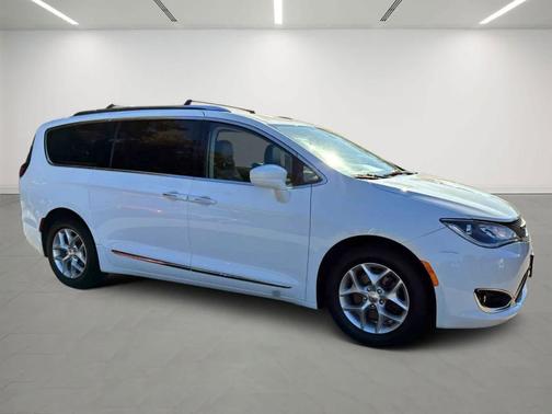 2019 Chrysler Pacifica Touring-L Plus