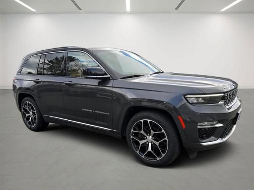 2022 Jeep Grand Cherokee Summit