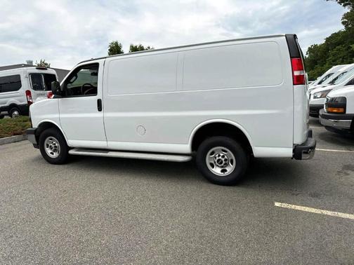 2023 GMC Savana 2500 Work Van