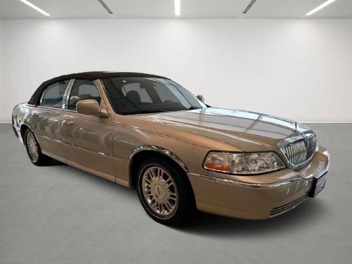 2007 Lincoln Town Car Signature Limited