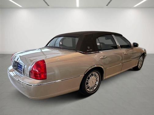 2007 Lincoln Town Car Signature Limited
