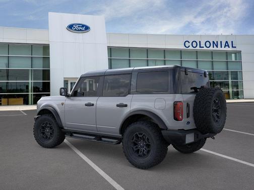 Avalanche Gray 2026 Ford Bronco Badlands