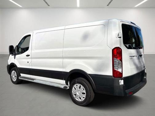 2024 Ford Transit-250