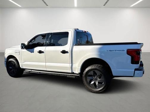 2022 Ford F-150 Lightning LARIAT