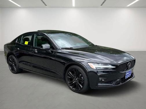 2024 Volvo S60 B5 Plus Black Edition