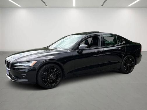 2024 Volvo S60 B5 Plus Black Edition
