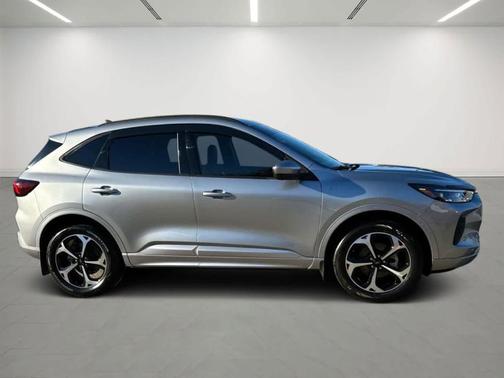 2024 Ford Escape ST-Line Elite