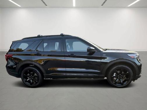 2024 Ford Explorer ST-Line