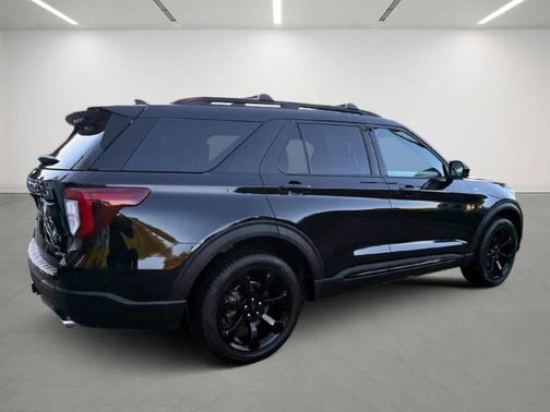 2024 Ford Explorer ST-Line