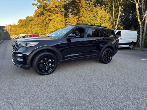2024 Ford Explorer ST-Line