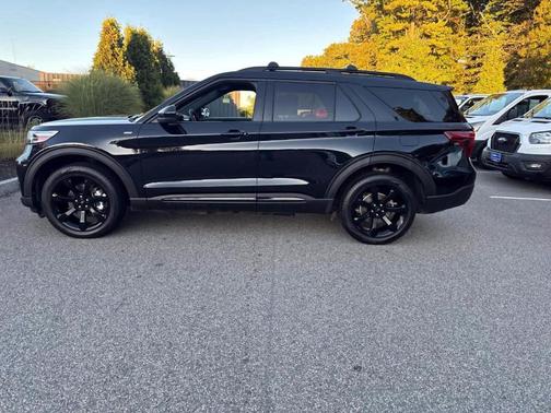 2024 Ford Explorer ST-Line