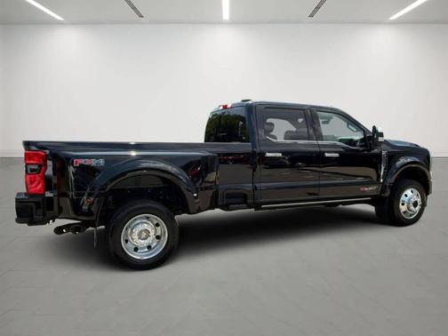 Agate Black Metallic 2024 Ford F-450 King Ranch