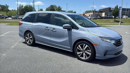 Sonic Gray Pearl 2023 Honda Odyssey Touring