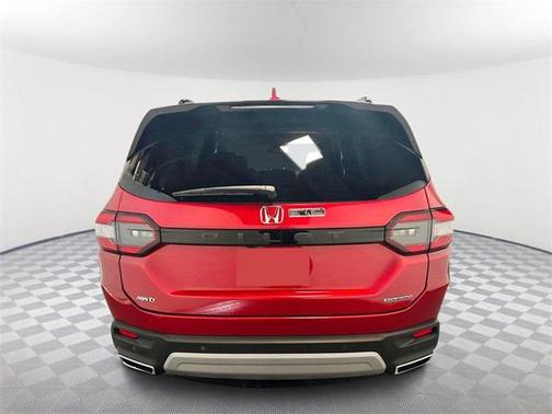 2025 Honda Pilot Touring 8-Passenger