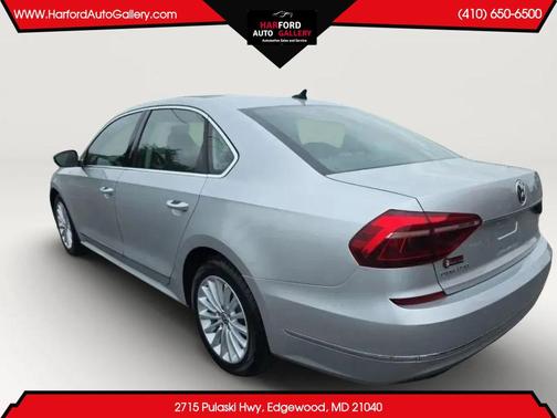 Reflex Silver Metallic 2017 Volkswagen Passat 1.8T SE
