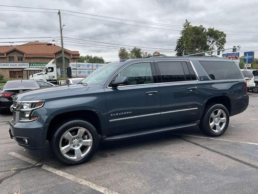 Blue Velvet Metallic 2019 Chevrolet Suburban LT