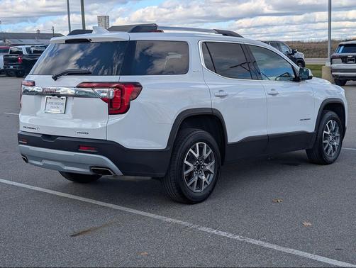 2023 GMC Acadia SLT
