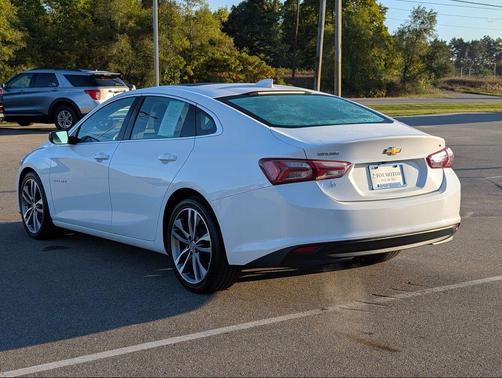 2022 Chevrolet Malibu FWD LT