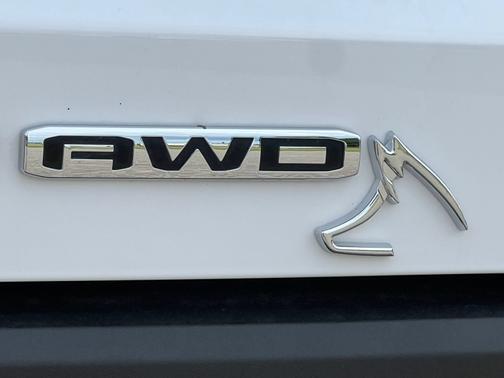Summit White 2025 GMC Terrain Elevation