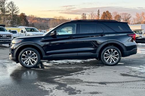 Black 2026 Ford Explorer ST-Line