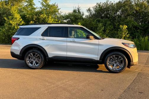 White 2026 Ford Explorer Active