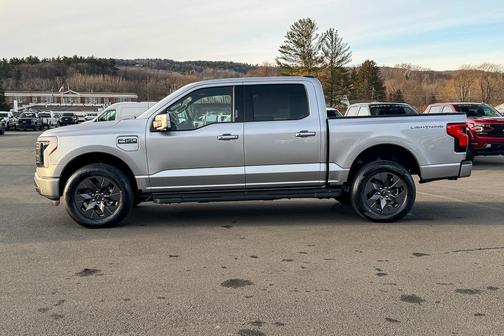 2025 Ford F-150 Lightning LARIAT