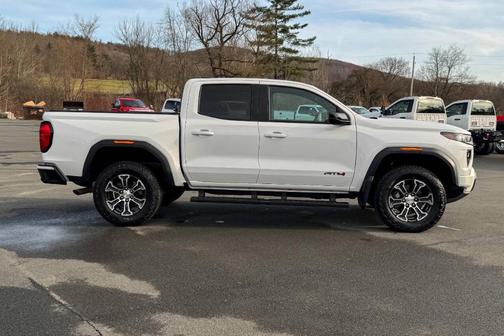 White 2023 GMC Canyon AT4