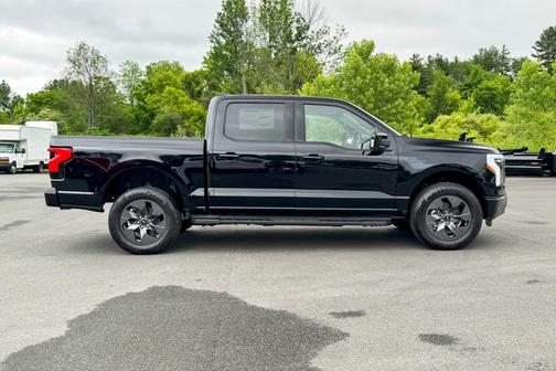 2025 Ford F-150 Lightning LARIAT