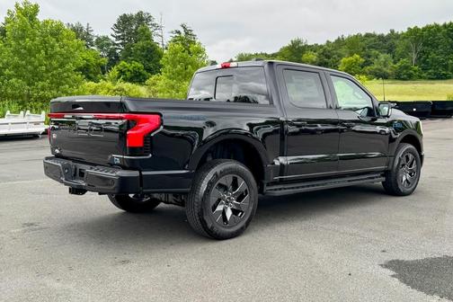 2025 Ford F-150 Lightning LARIAT