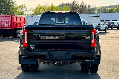 2025 Ford F-450 Platinum