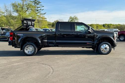 2025 Ford F-450 Platinum