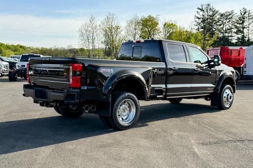 2025 Ford F-450 Platinum