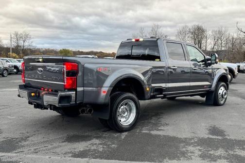 2023 Ford F-450 Lariat