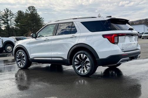 Star White 2026 Ford Explorer Platinum