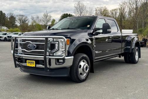 Blue 2022 Ford F-350 Lariat Super Duty